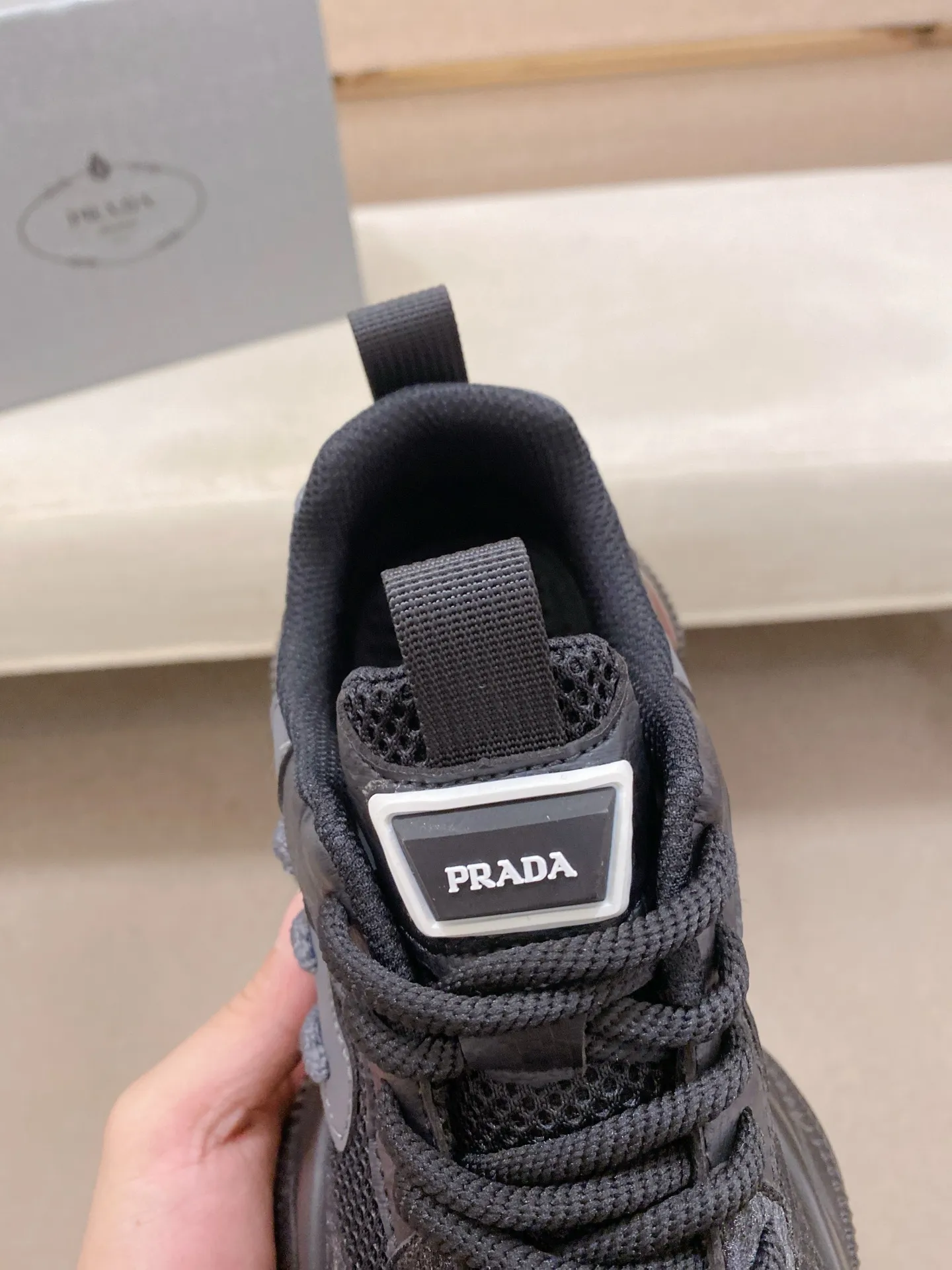 Men's shoes 💰: 462💰 [Prada～Prada] Trendy new styles are on the market. Same style as the official website. Counter quality. Original version. [Strong] [Strong] Imported selected first-layer cowhide. Comfortable and breathable sheepskin lining, fine workmanship, upper layer made of 100% pure cowhide, original last shape, comfortable on the feet, shoe sizes 38 to 44